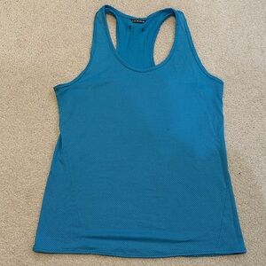 Oiselle sz 6 Flyout racerback tank